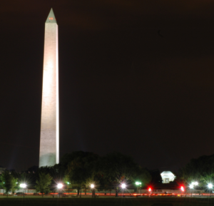 Photo of Washington monument at night